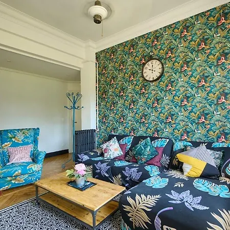 Spacious In The Hall Area * Bilbao